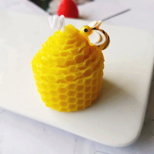 1pcs Aromatherapy Candle Creative bee Candles Scented Candles for Home Desktop Decoration Handmade Wax Long Lasting